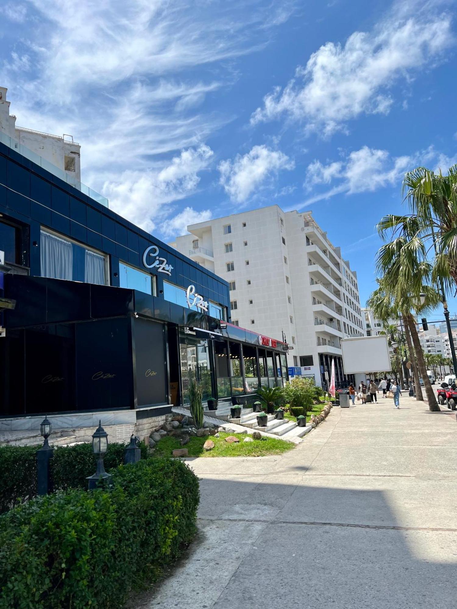 Apartment Duplex Familial 3 Au Coeur De La Corniche De